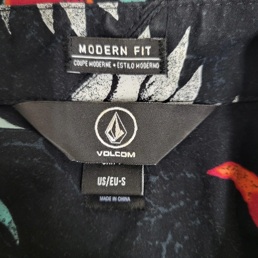 VOLCOM SHIRT FLORAL MODERN FIT VERANO STONE BLACK, SIZE SMALL - Picture 7 of 11